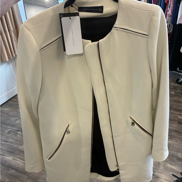 Zara white zip up jacket with black and gold detail size S NWT - Picture 3 of 4